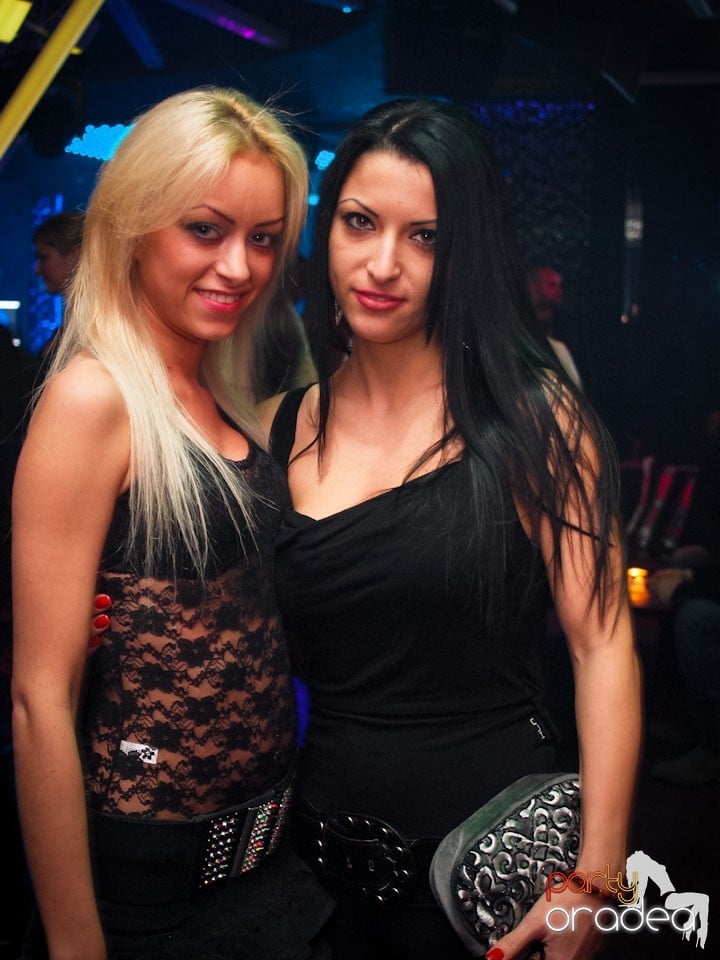 Party cu Alex P in The One,