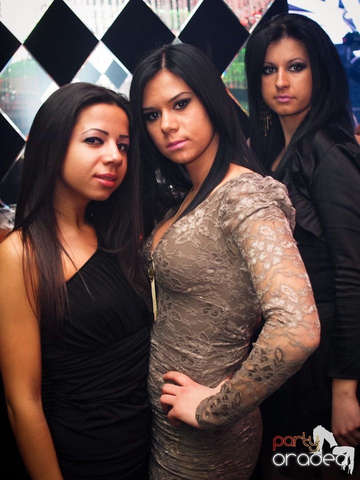 Party cu Alex P in The One,