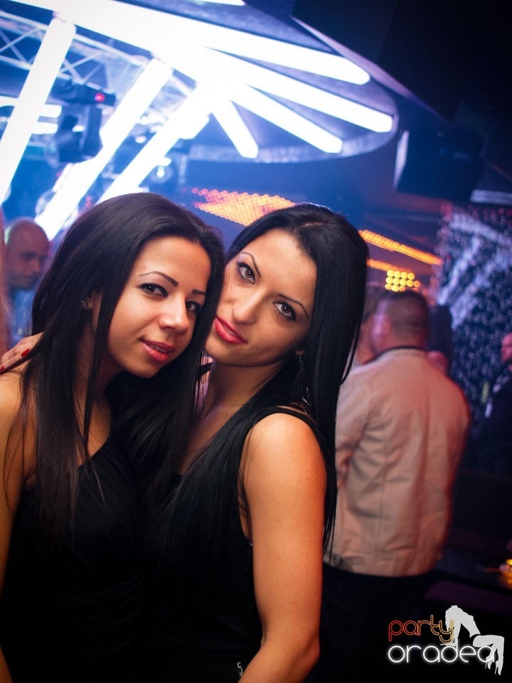 Party cu Alex P in The One,