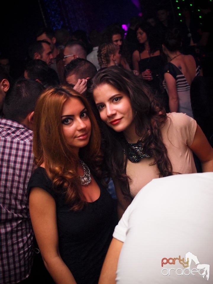 Party cu Alex P in The One,
