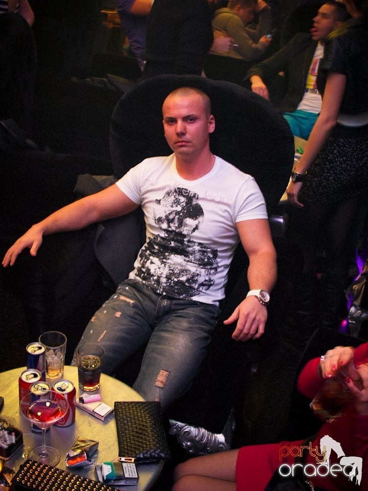 Party cu Alex P in The One,