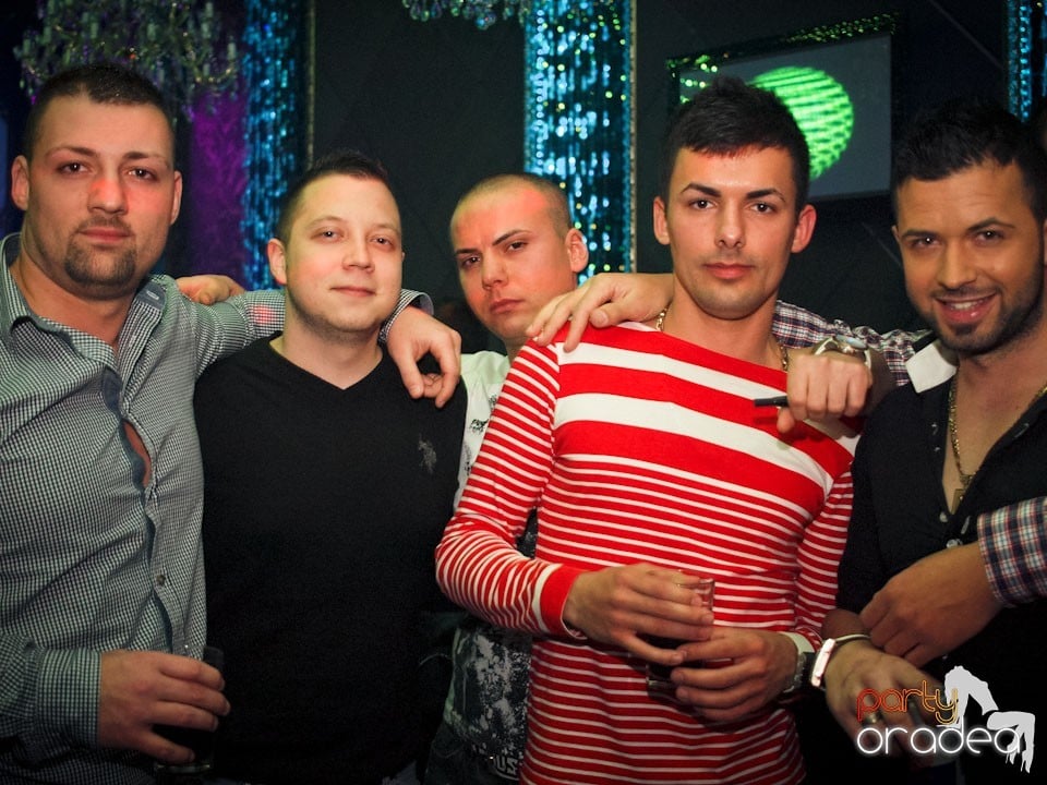 Party cu Alex P in The One,