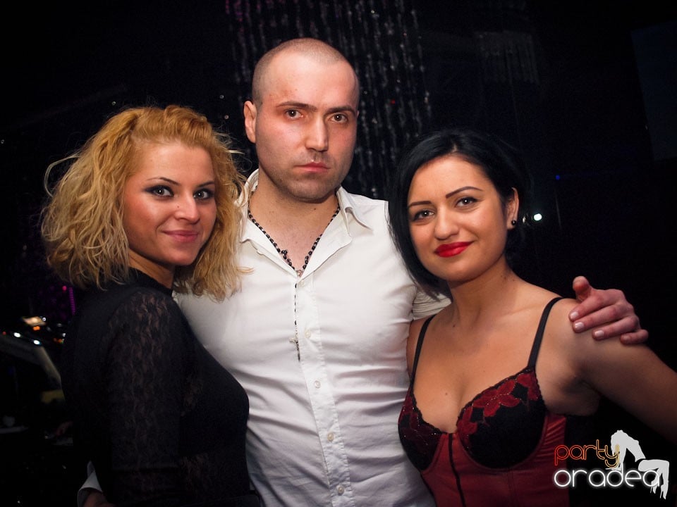 Party cu Alex P in The One,