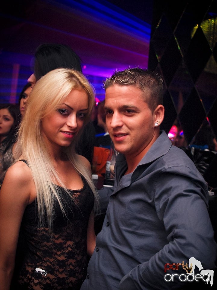 Party cu Alex P in The One,