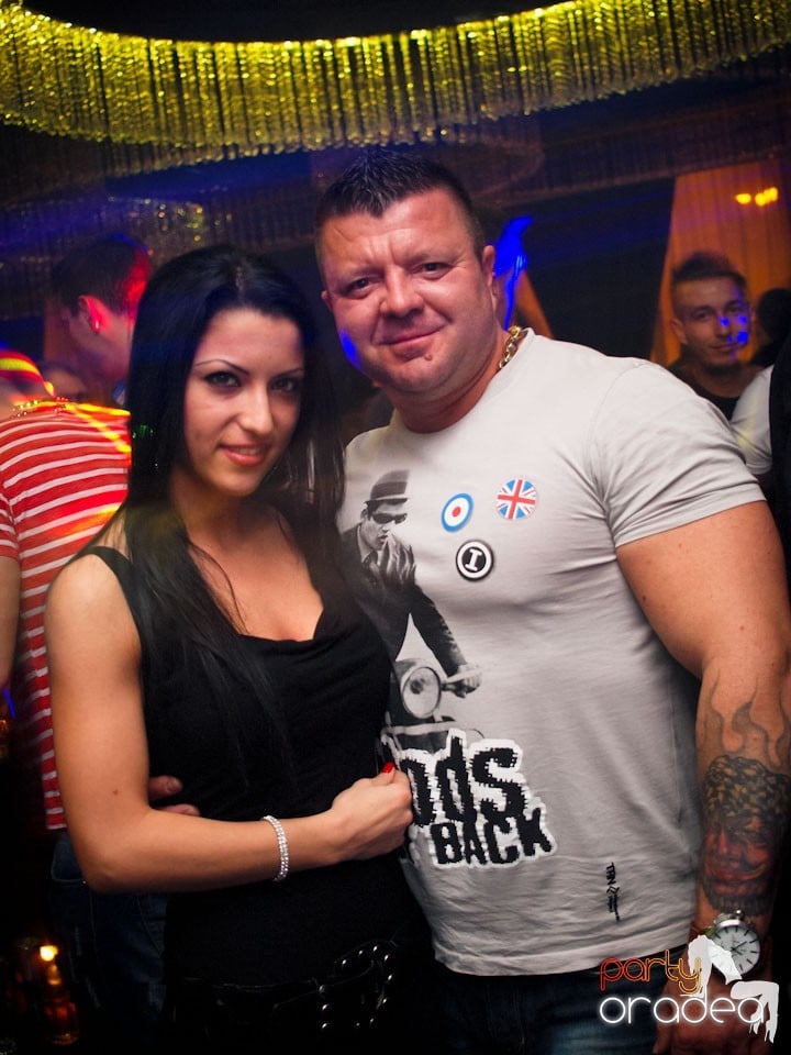 Party cu Alex P in The One,
