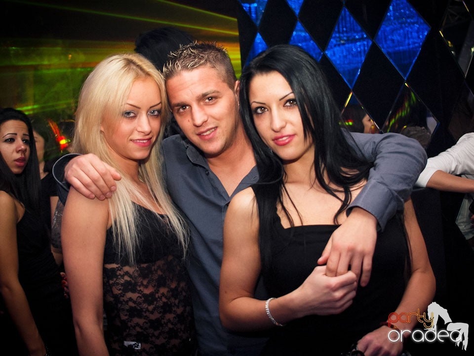 Party cu Alex P in The One,