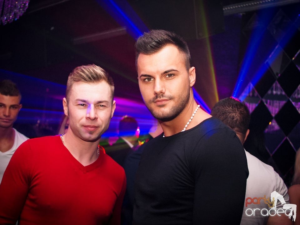 Party cu Alex P in The One,