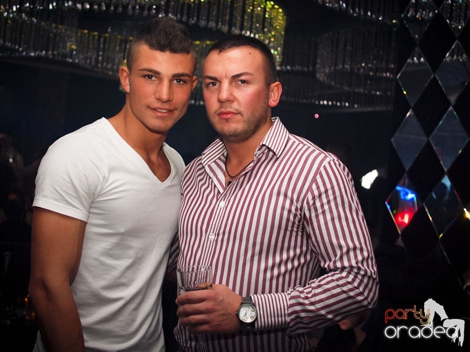 Party cu Alex P in The One,
