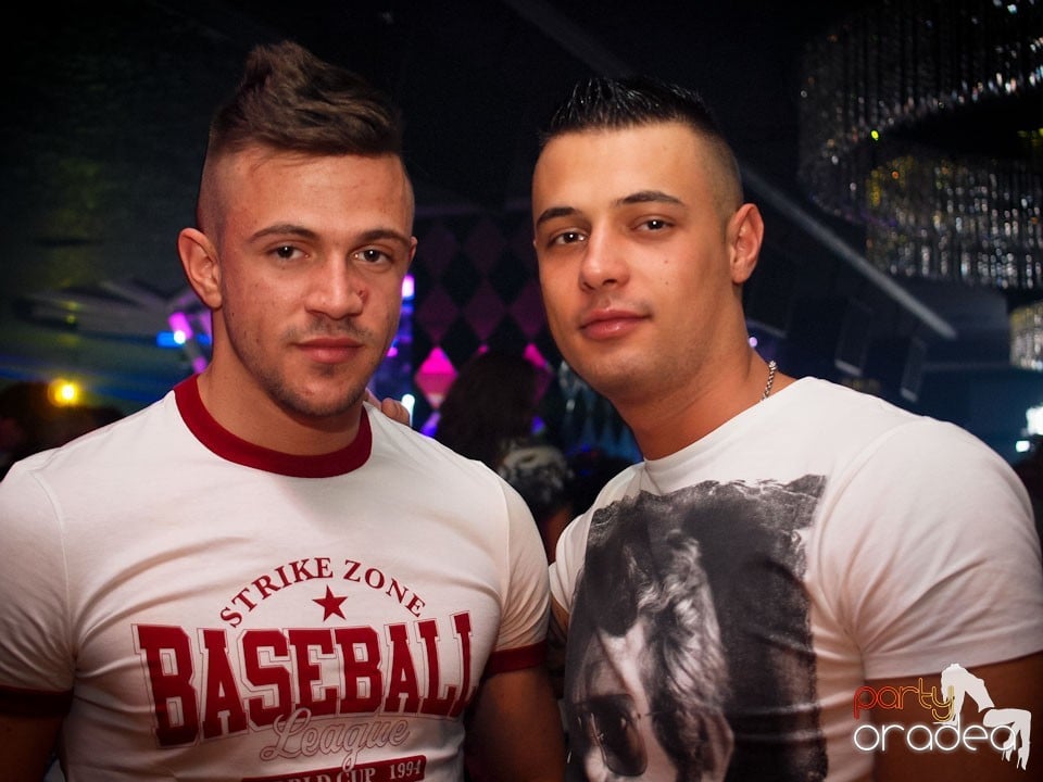 Party cu Alex P in The One,
