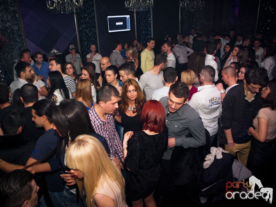 Party cu Alex P in The One,