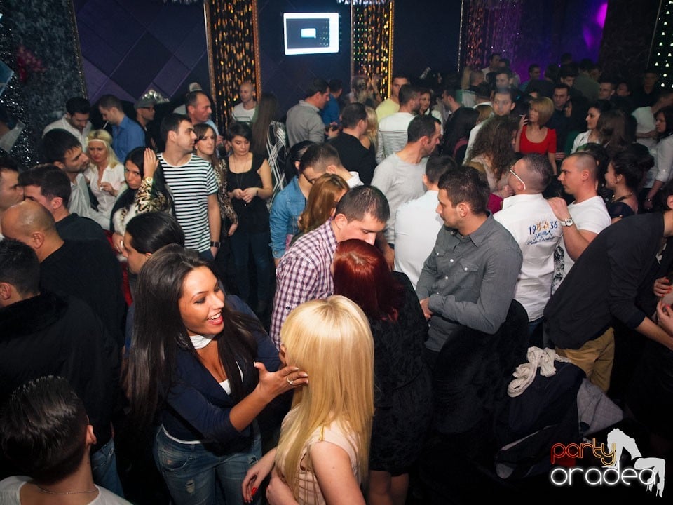 Party cu Alex P in The One,