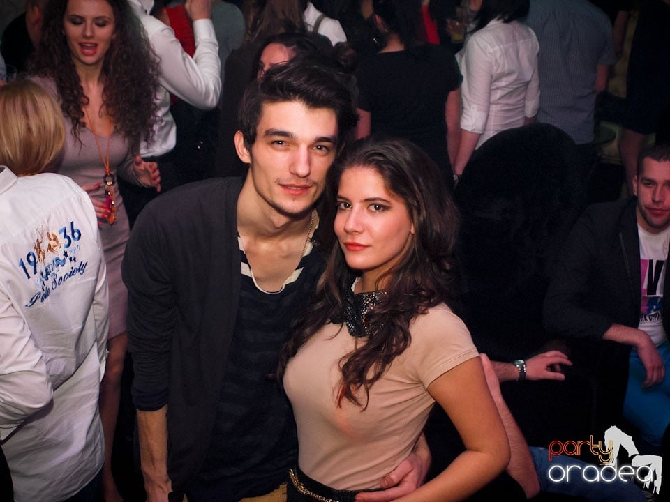 Party cu Alex P in The One,
