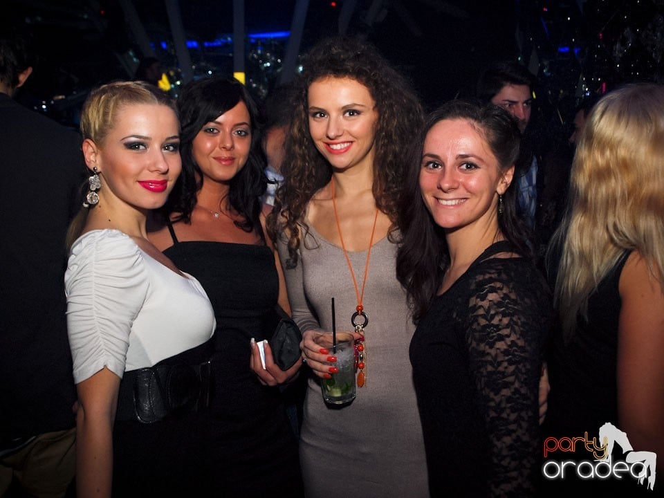 Party cu Alex P in The One,