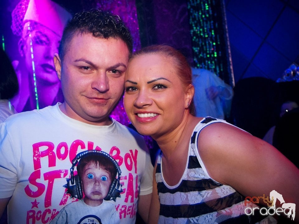 Party cu Alex P in The One,