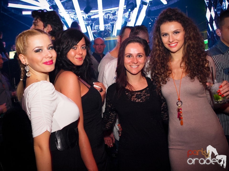 Party cu Alex P in The One,