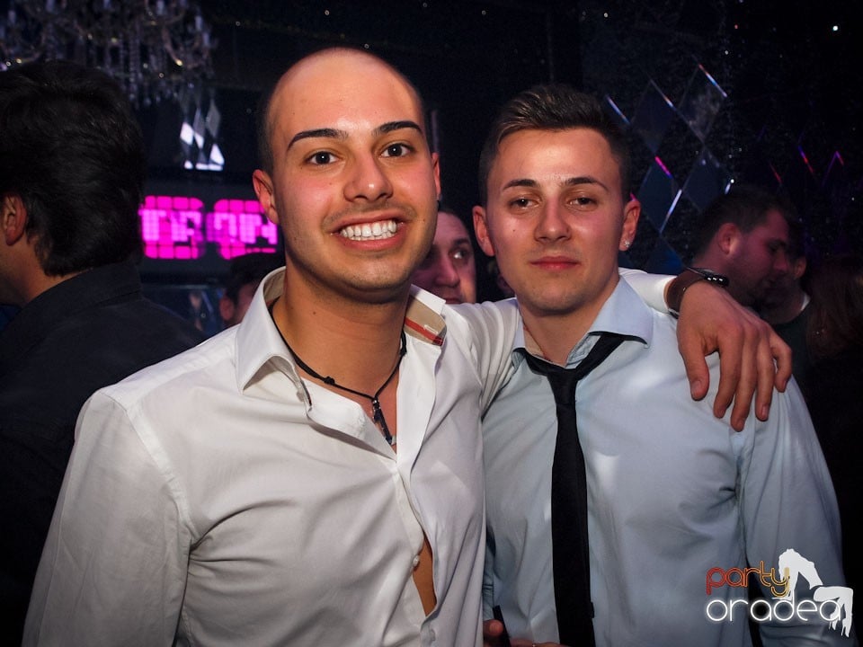 Party cu Alex P in The One,
