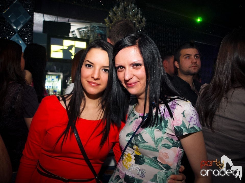 Party cu Alex P in The One,