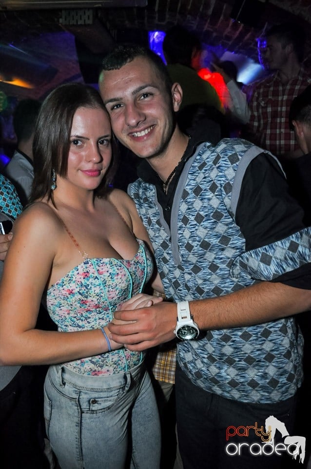 Party cu Caveman in the mix!, 