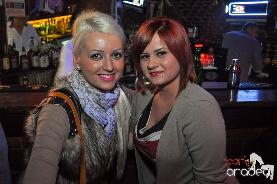 Party cu Caveman in the mix!, 