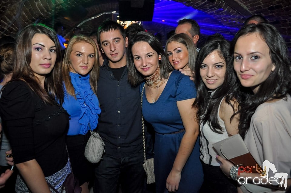 Party cu Caveman in the mix!, 