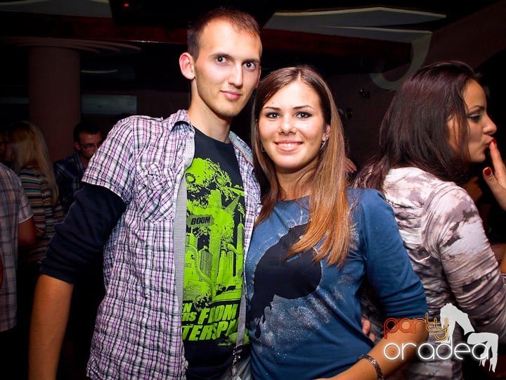 Party cu DJ Cristiano continuă şi sâmbătă, 