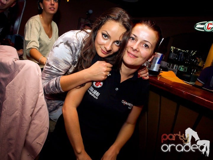 Party cu DJ Cristiano continuă şi sâmbătă, 