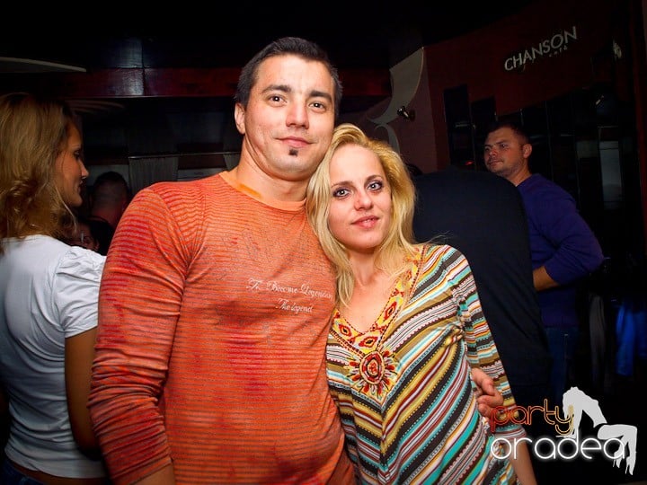 Party cu DJ Cristiano continuă şi sâmbătă, 