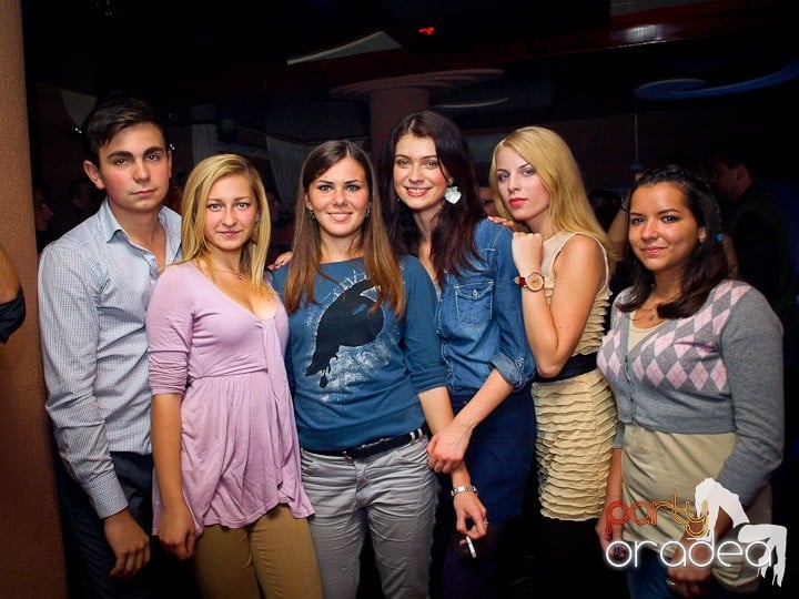 Party cu DJ Cristiano continuă şi sâmbătă, 