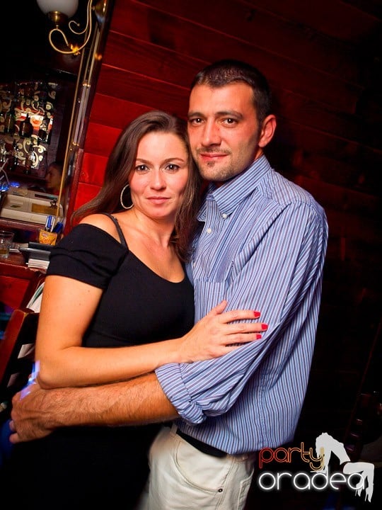 Party cu DJ Cristiano continuă şi sâmbătă, 