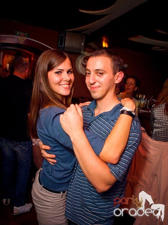 Party cu DJ Cristiano continuă şi sâmbătă, 