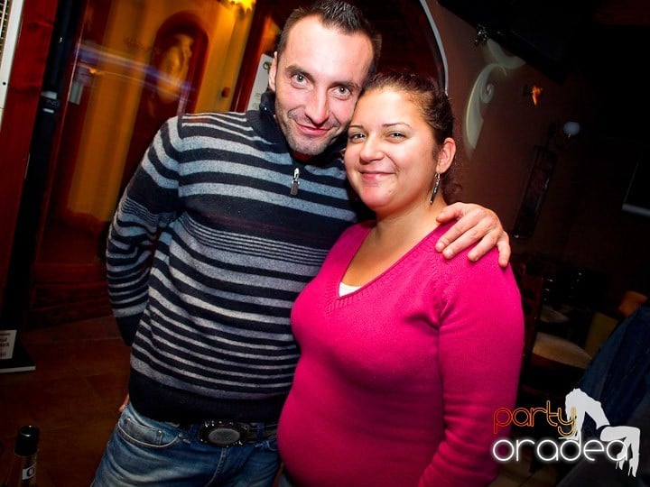 Party cu DJ Cristiano continuă şi sâmbătă, 