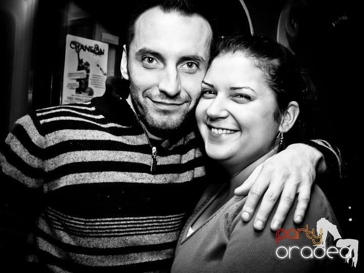 Party cu DJ Cristiano continuă şi sâmbătă, 