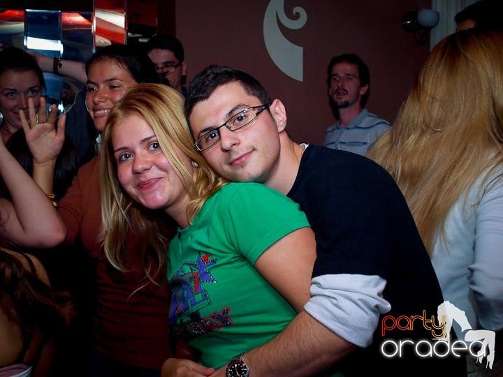 Party cu DJ Cristiano în Chanson, 