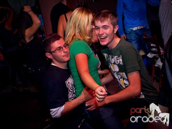 Party cu DJ Cristiano în Chanson, 