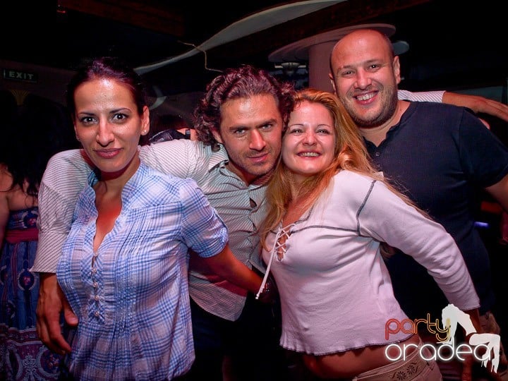 Party cu DJ Cristiano în Chanson, 