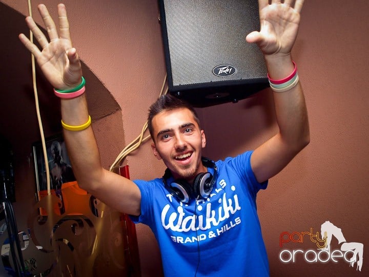 Party cu DJ Cristiano în Chanson, 