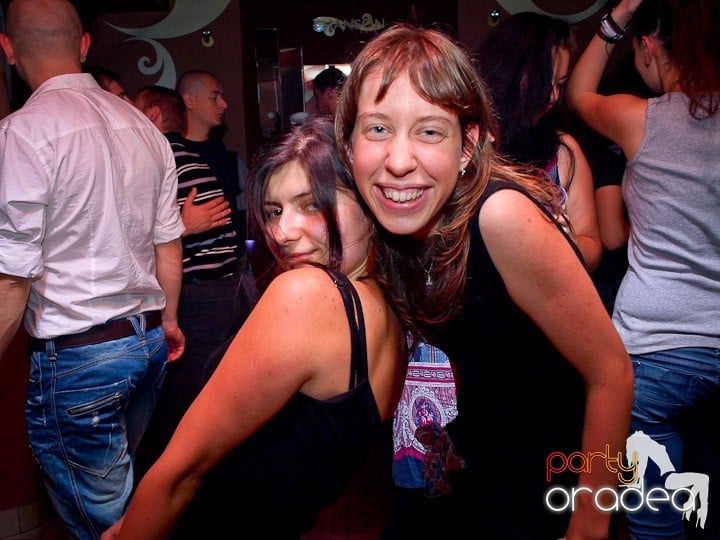 Party cu DJ Cristiano în Chanson, 