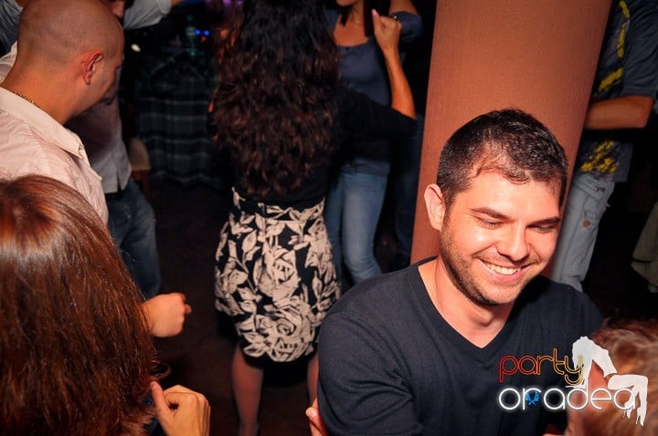 Party cu DJ Cristiano în Chanson, 