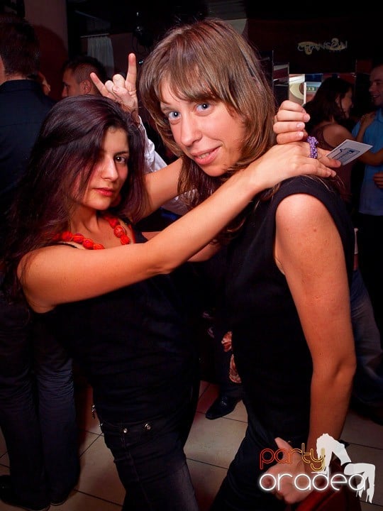 Party cu DJ Cristiano în Chanson, 