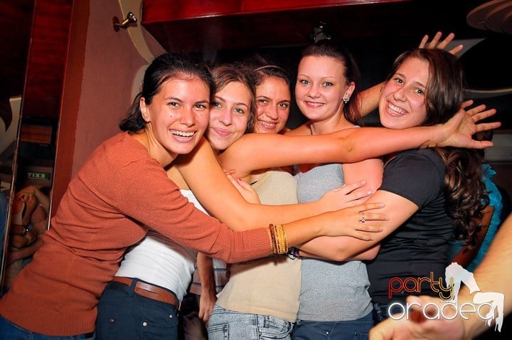 Party cu DJ Cristiano în Chanson, 