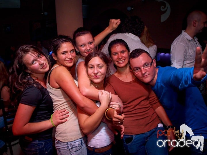 Party cu DJ Cristiano în Chanson, 