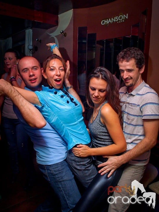 Party cu DJ Cristiano în Chanson, 