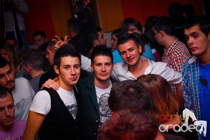 Party cu DJ Cristiano şi MC Dany, Student's Place