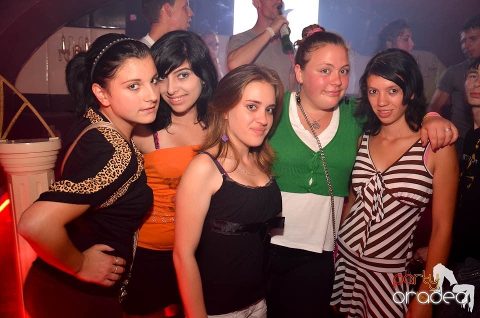 Party cu DJ Mendez în Club Atti's,