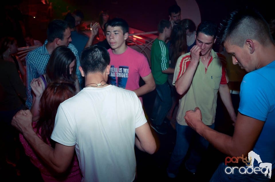 Party cu DJ Mendez în Club Atti's,