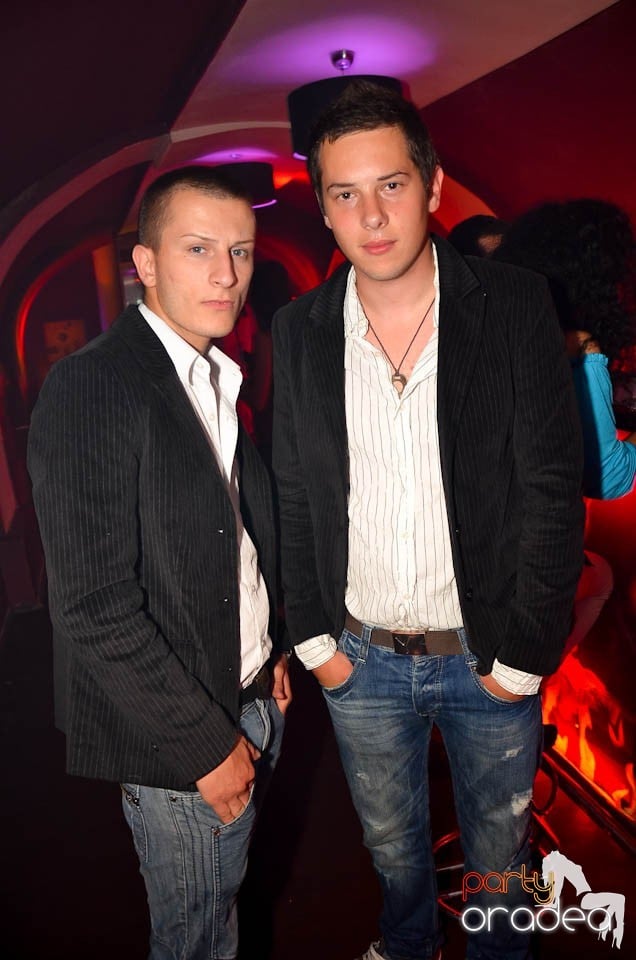 Party cu DJ Mendez în Club Atti's,