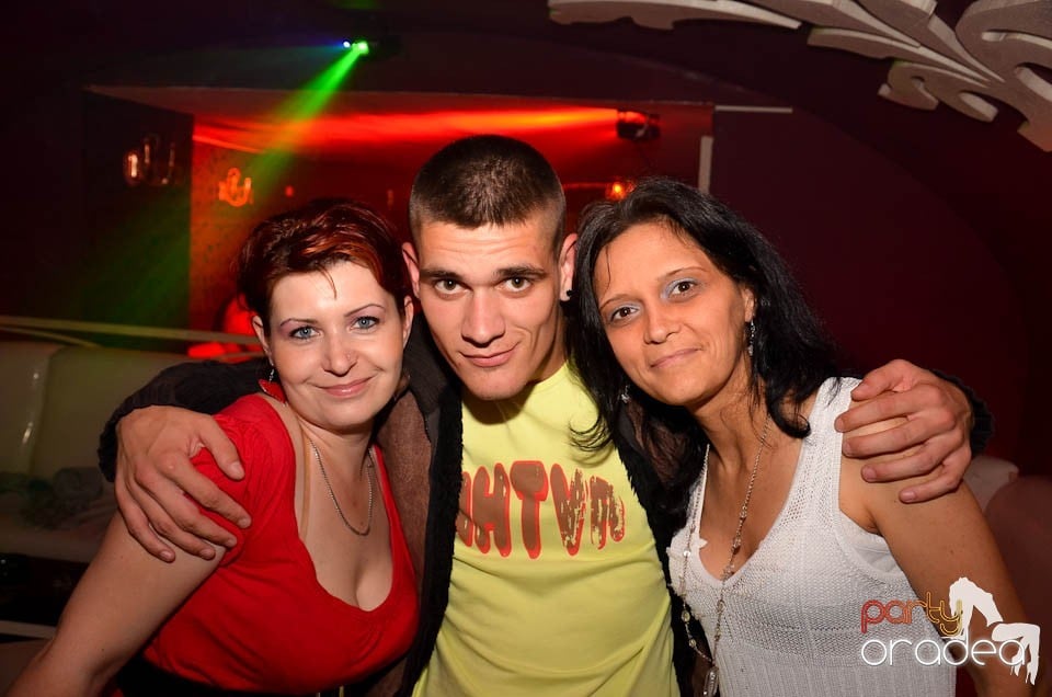 Party cu DJ Mendez în Club Atti's,