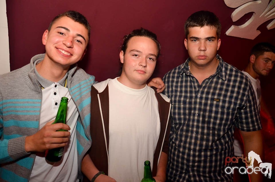 Party cu DJ Mendez în Club Atti's,