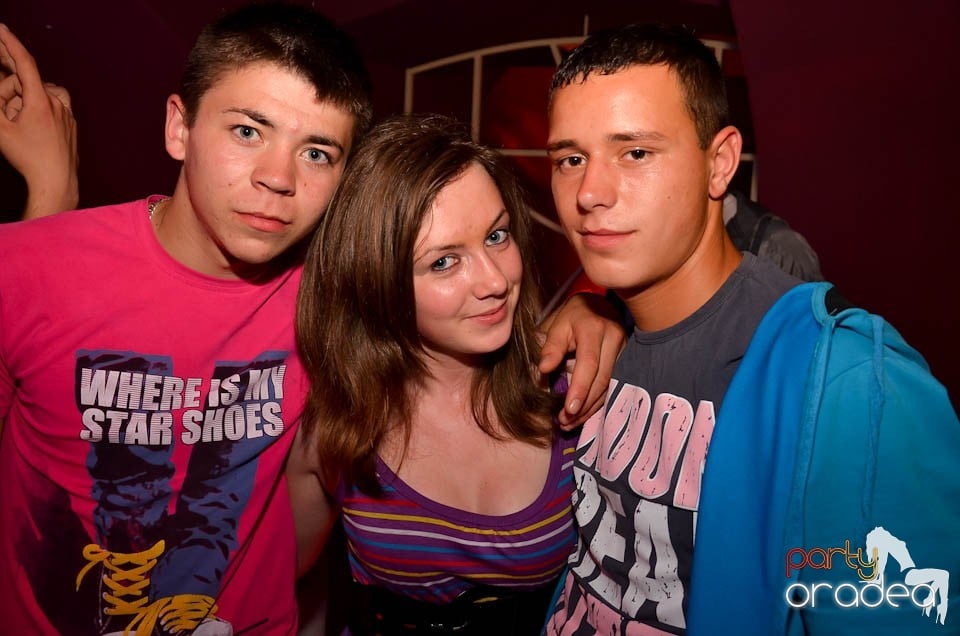 Party cu DJ Mendez în Club Atti's,
