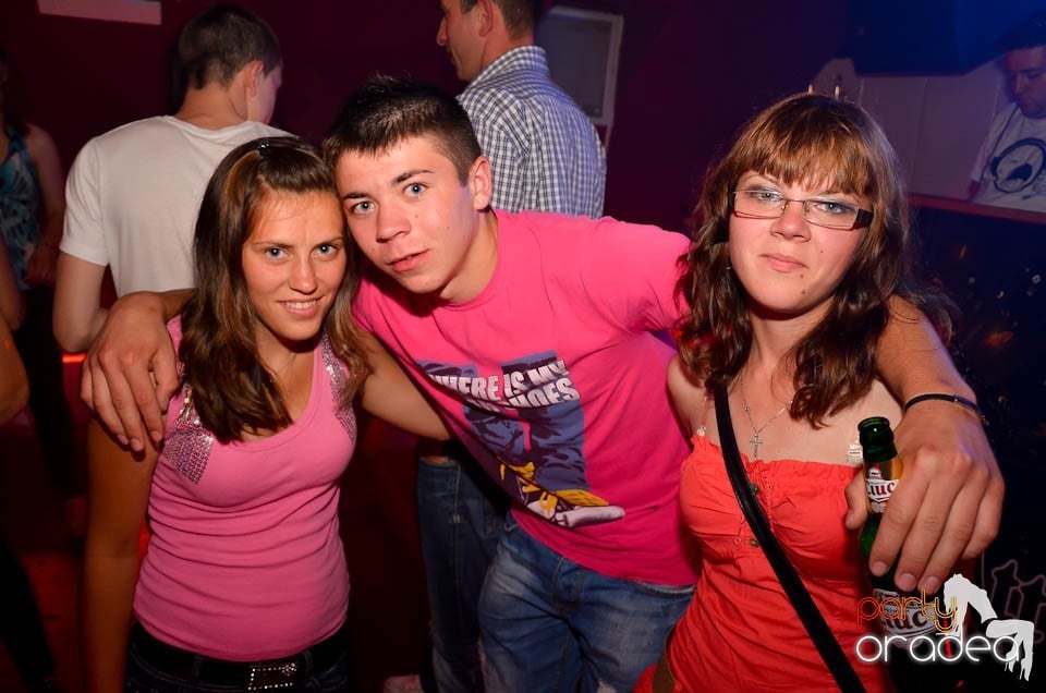 Party cu DJ Mendez în Club Atti's,